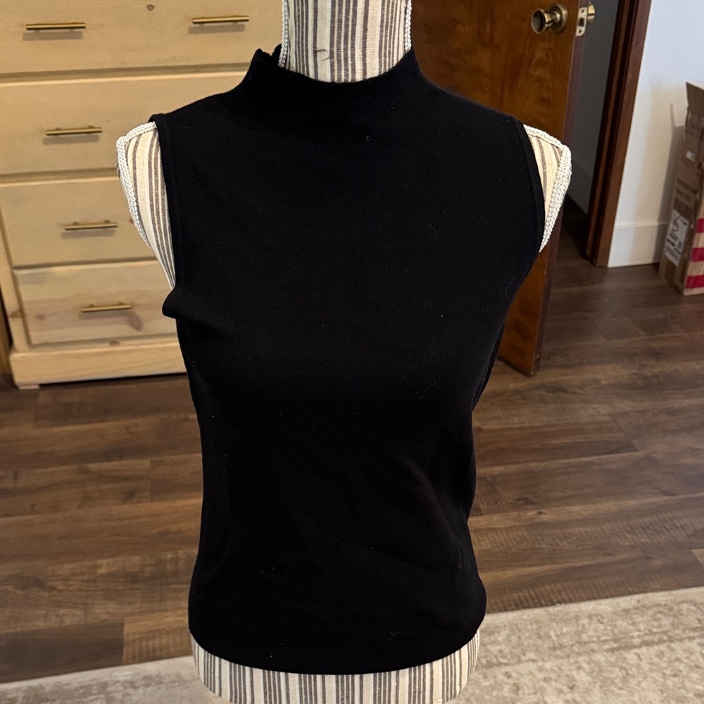 T Tahari Black Sleeveless Tank Top